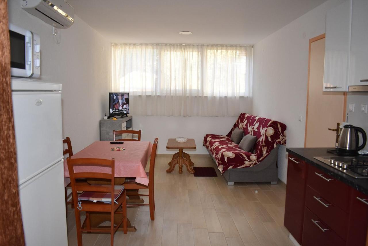 Apartments Sime Soline Биоград-на-Мору Номер фото