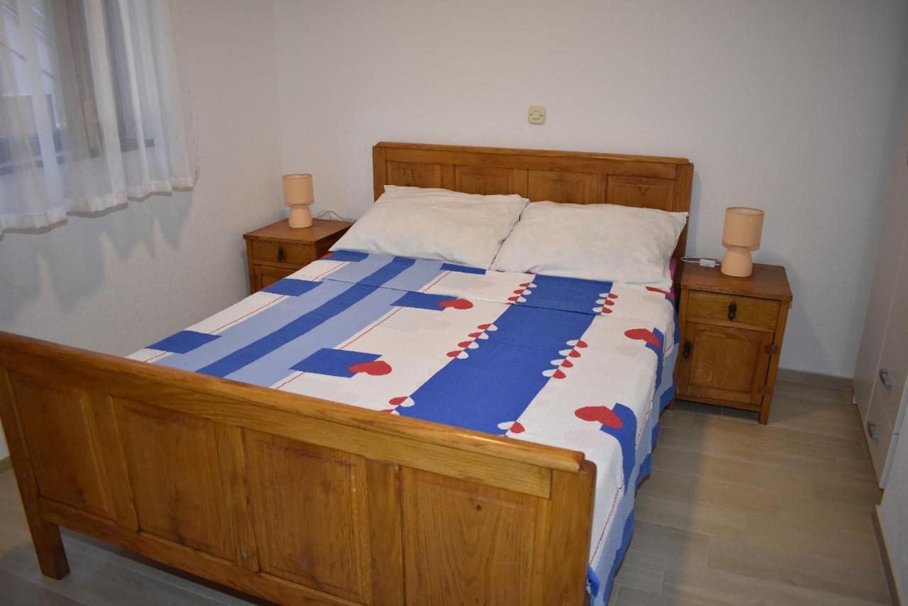 Apartments Sime Soline Биоград-на-Мору Номер фото